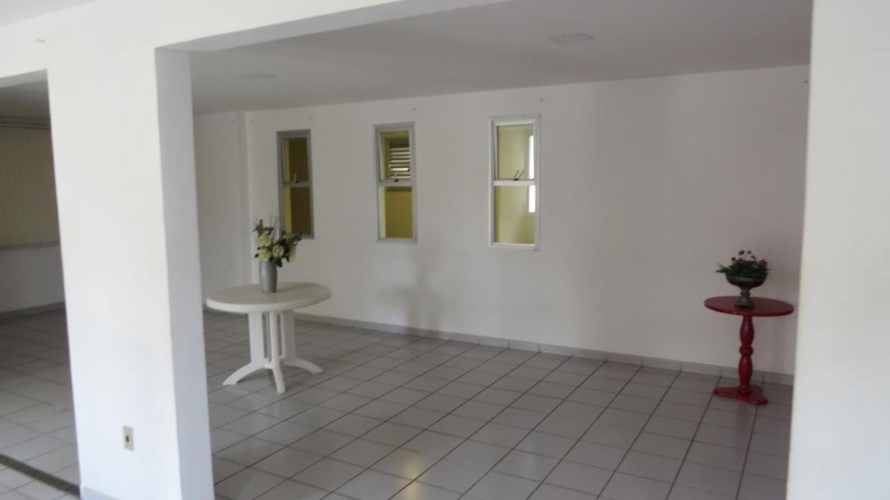 Apto 106 Do Ed. Mônaco C/ área De Lazer, Próximo A Orla De Itapuã *